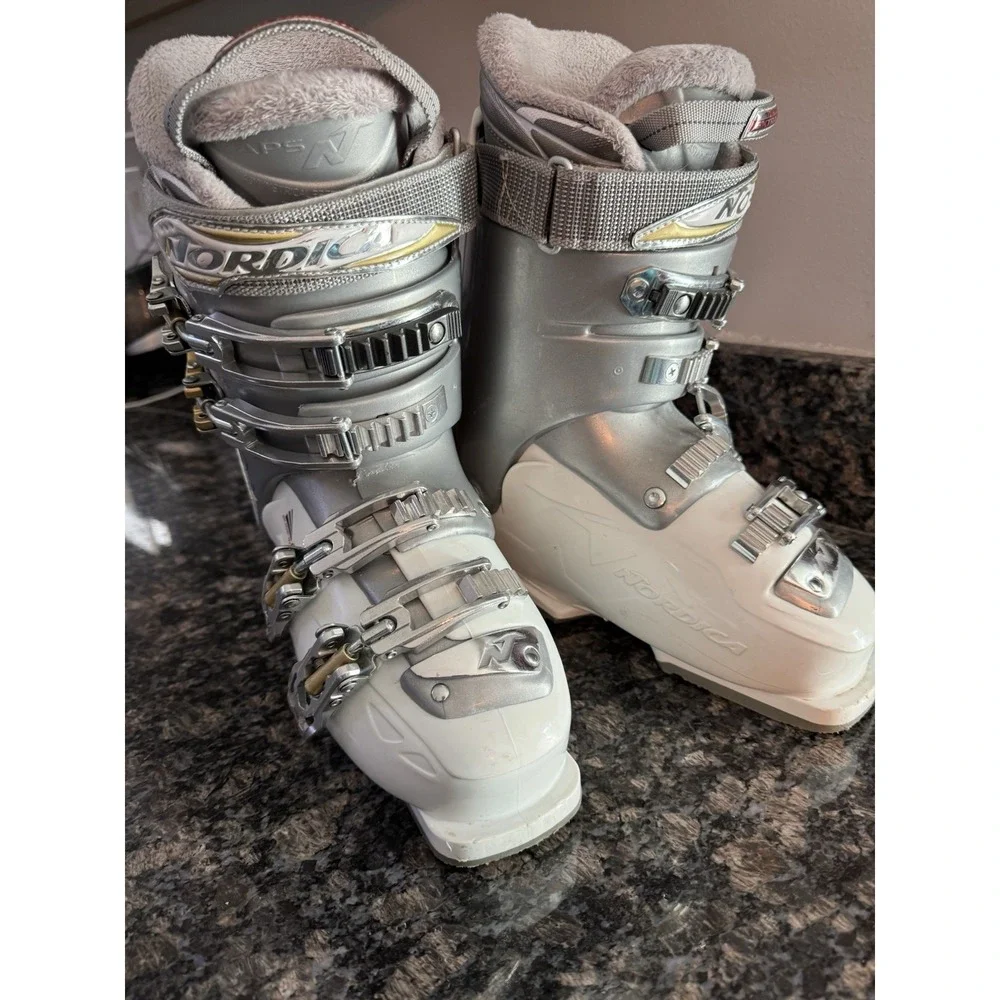 Nordica One Easy 60 Women's Ski Boots - Size 6.5 / Mondo 23.5 Used‎ Good Condit!
